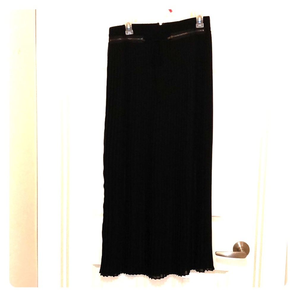 Pleated skirt